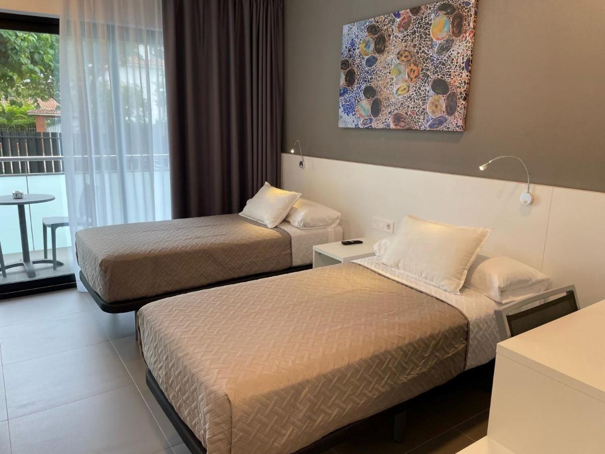 Hotel C31 Castelldefels Εξωτερικό φωτογραφία