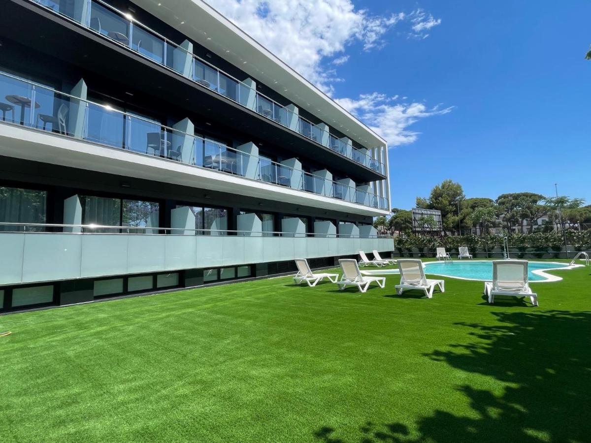 Hotel C31 Castelldefels Εξωτερικό φωτογραφία